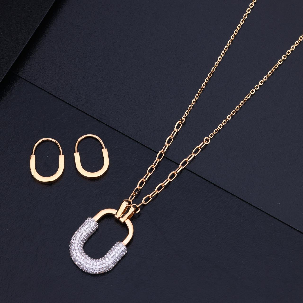 Tiffany Chain Pendant Set