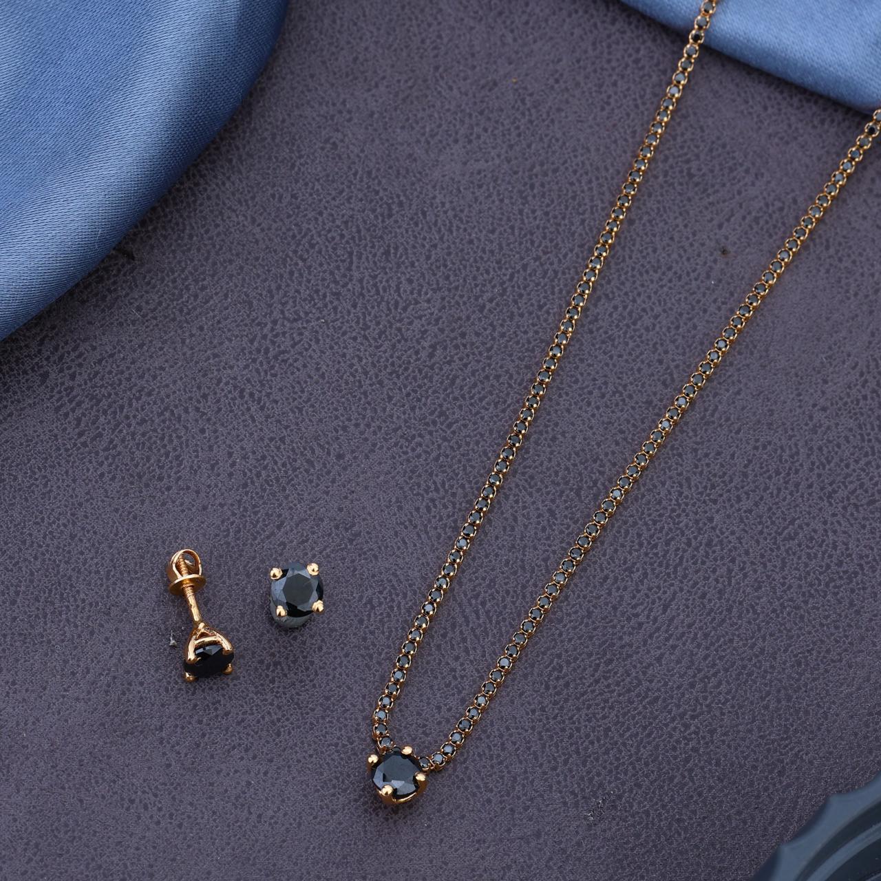 Black Stone Solitaire Chain Pendant Set