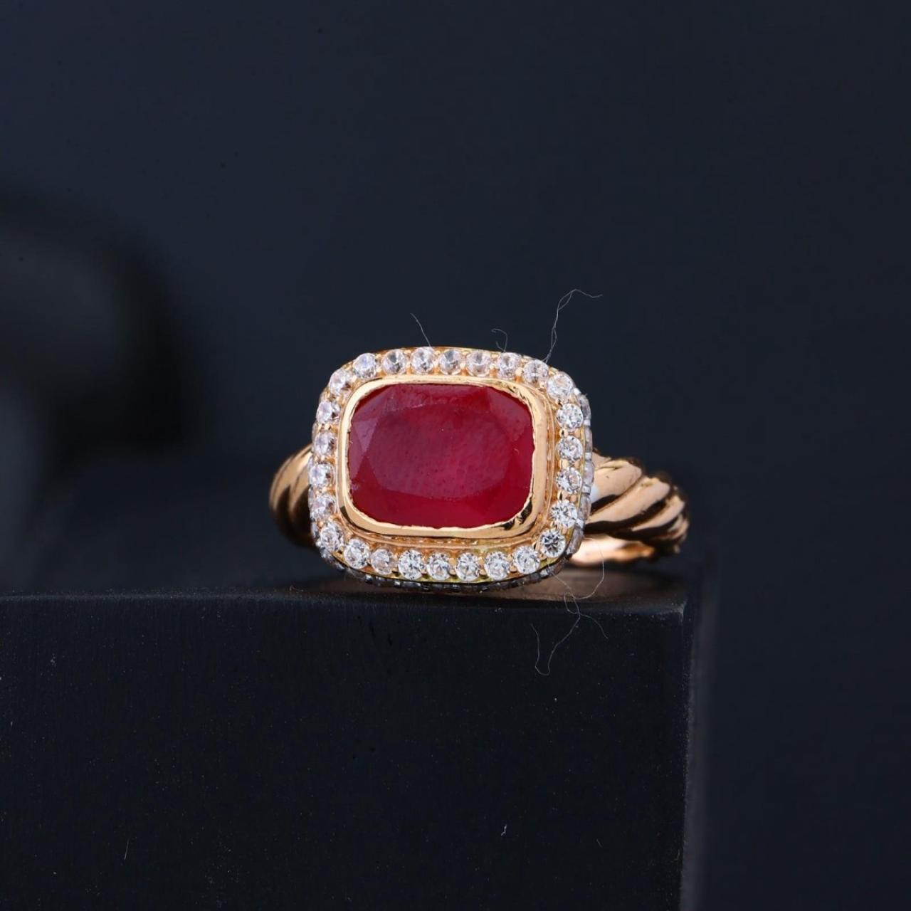 Crimson Halo Gold Ring