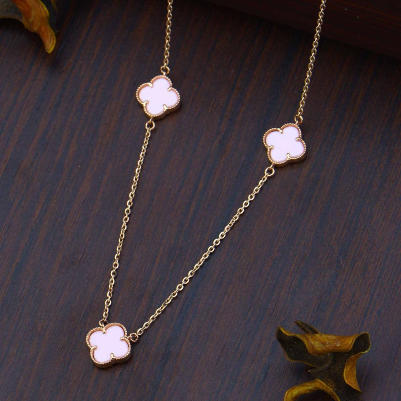 Vancleef Chain Pendant