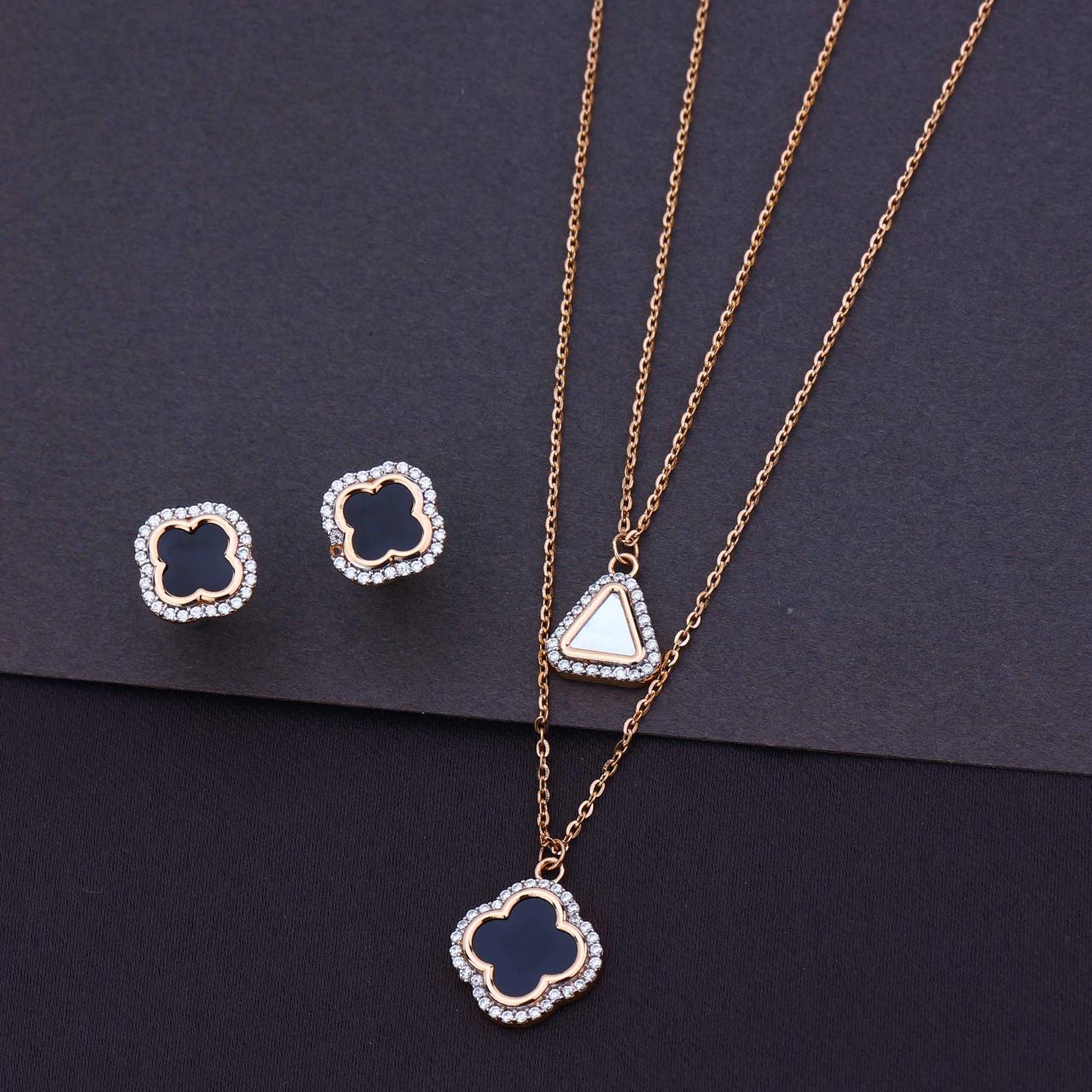 Vanclif Triangle Layered Chain Pendent Set (VPNC18-53 / VPE18-116)