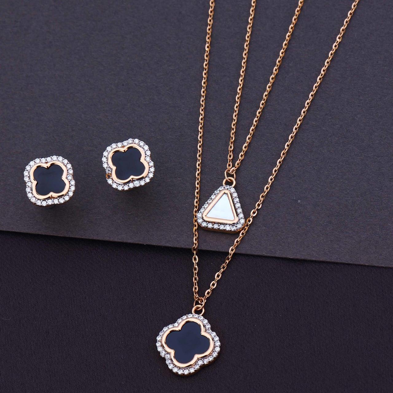 Vanclif Triangle Layered Chain Pendent Set (VPNC18-53 / VPE18-116)