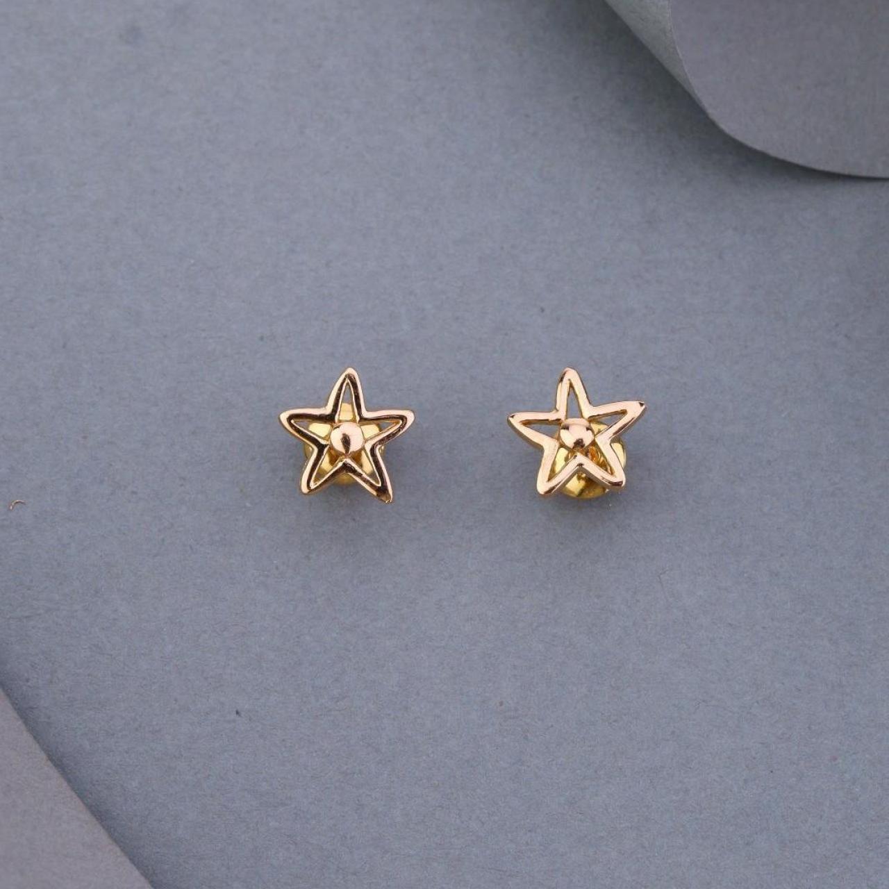 Star Shape Gold Stud Earrings (VPE18-18)