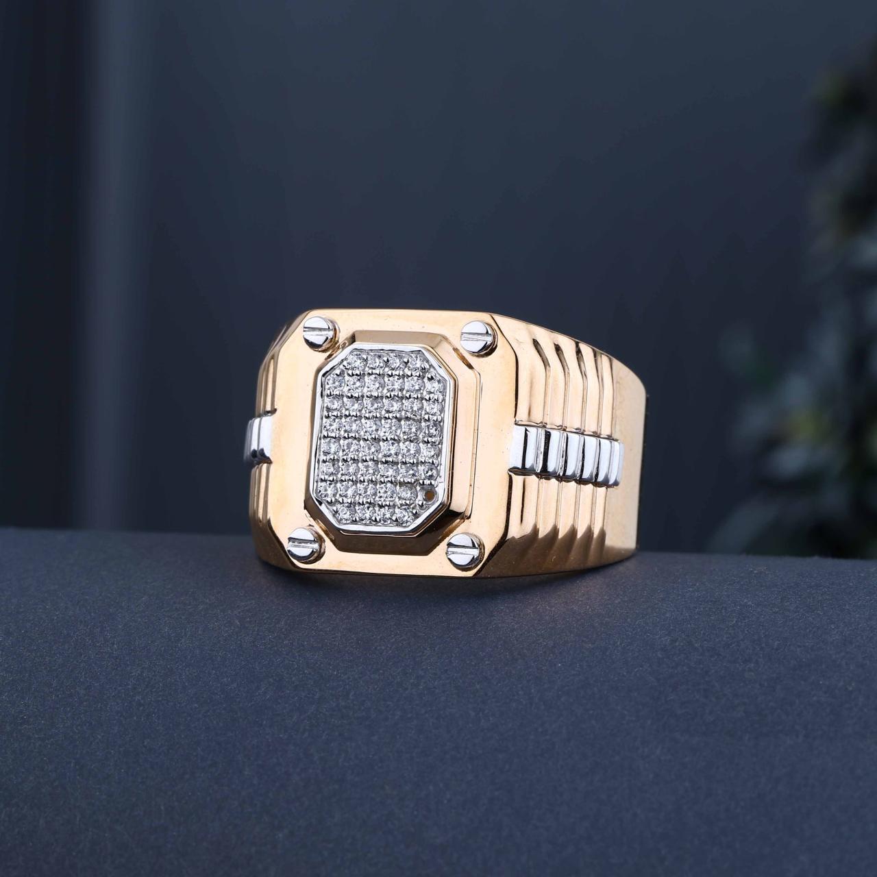 : Diamond Cluster Statement Ring